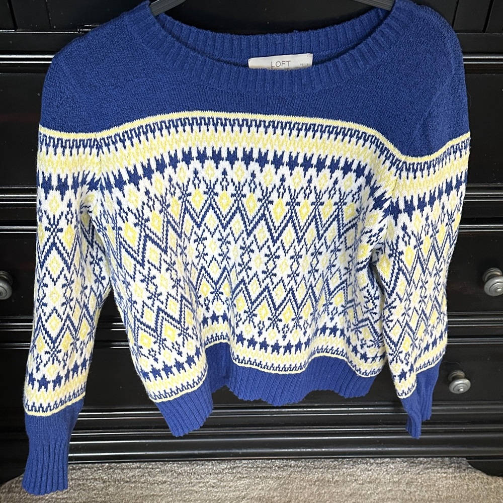 LOFT Women's Sweater in Blue and Yellow Pattern